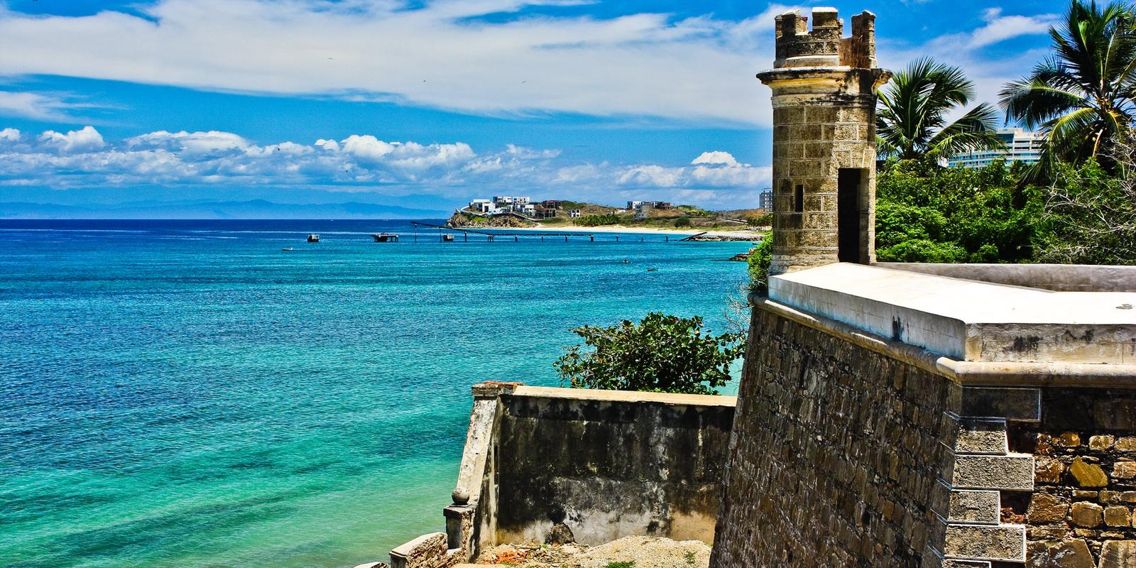 Castillo San Carlos de Borromeo sobre la bahía de Pampatar, Isla de Margarita